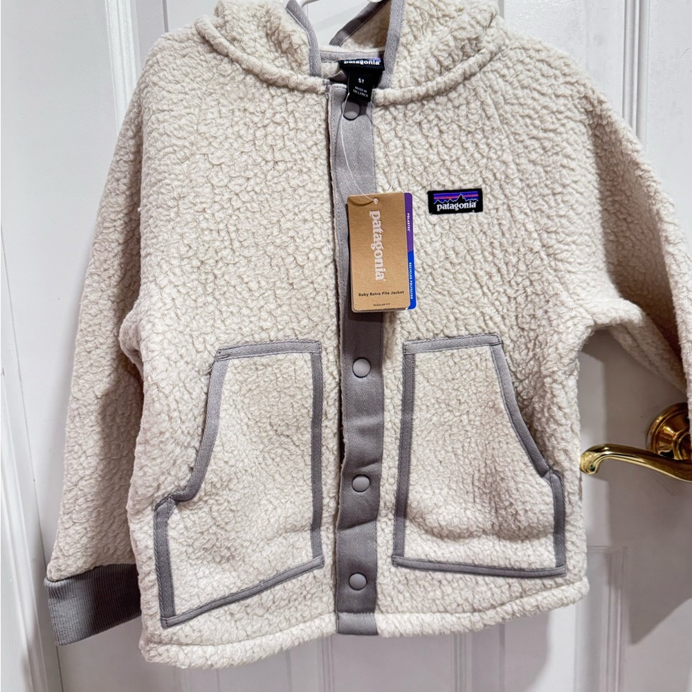 NWT Patagonia Kids 5T Fleece Jacket